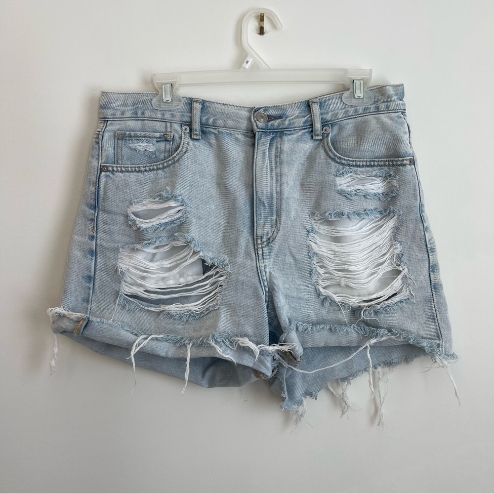 American Eagle Mom Shorts 8 Blue Light Wash Distressed Relaxed Festival Vacation